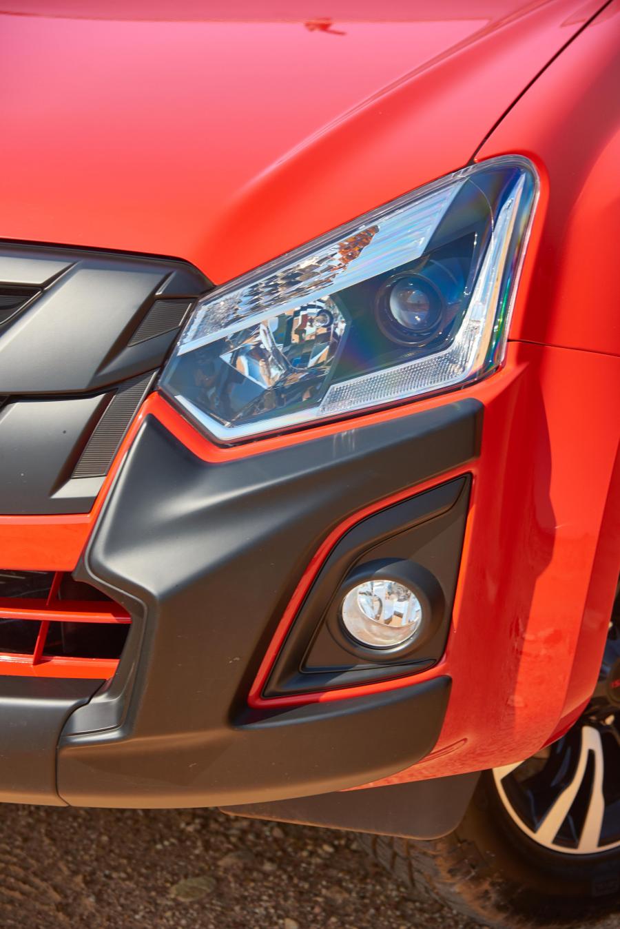 Детали экстерьера Isuzu KB Double Cab X-Rider 2017 года  (фото 35 из 40)